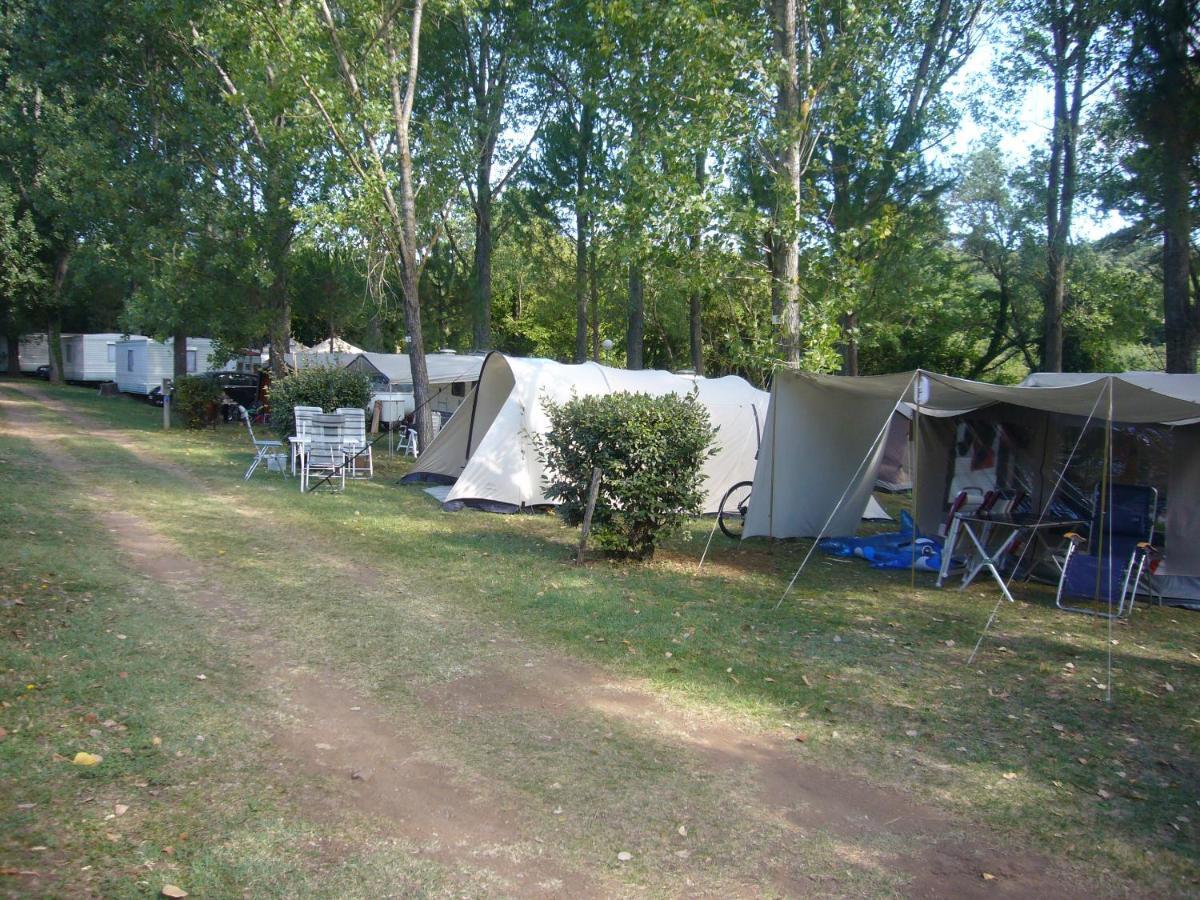 Camping De Graniers Hotel Monoblet Exterior foto